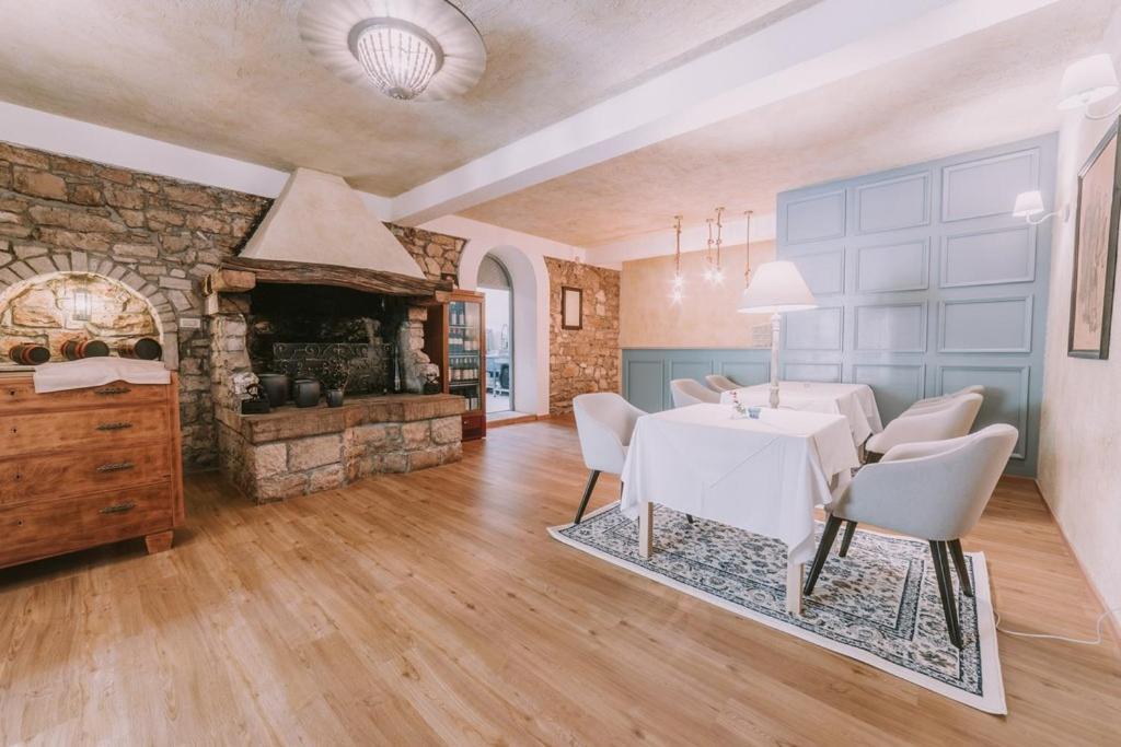 Bed And Breakfast Kolo Adults Only Bužinija Exterior foto