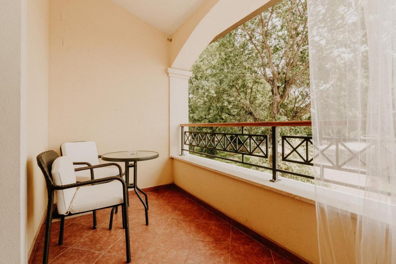 Bed And Breakfast Kolo Adults Only Bužinija Exterior foto